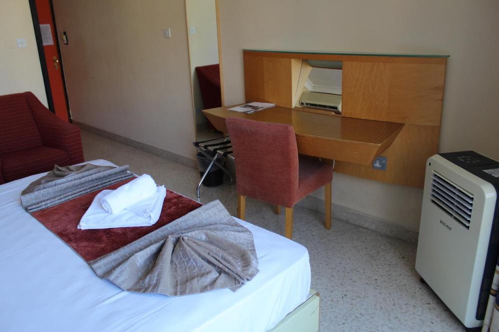 Room image 5