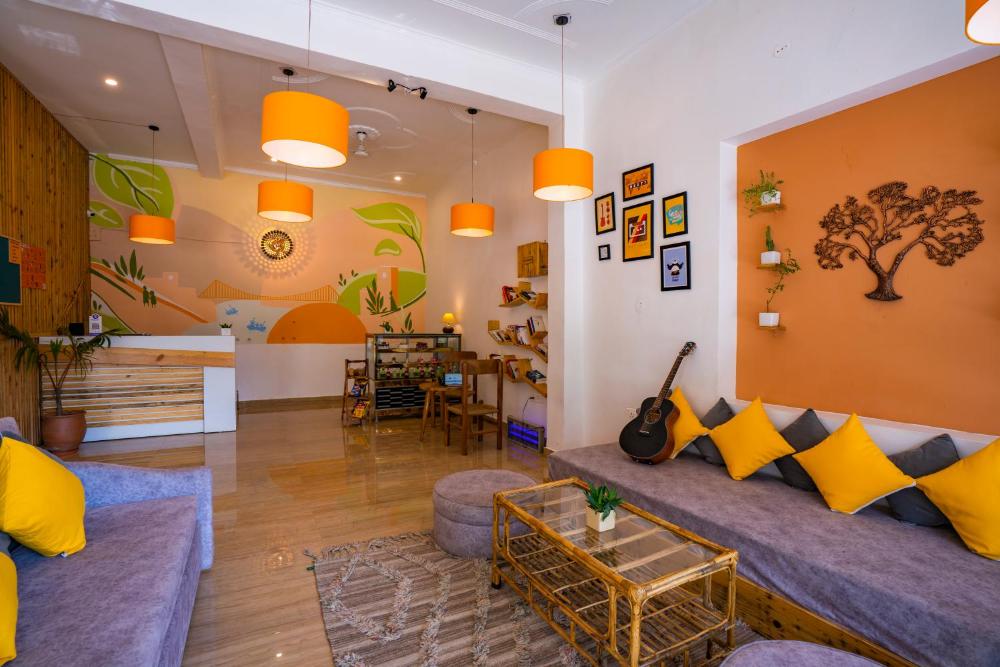 Hotel Laxman Jhula Regency