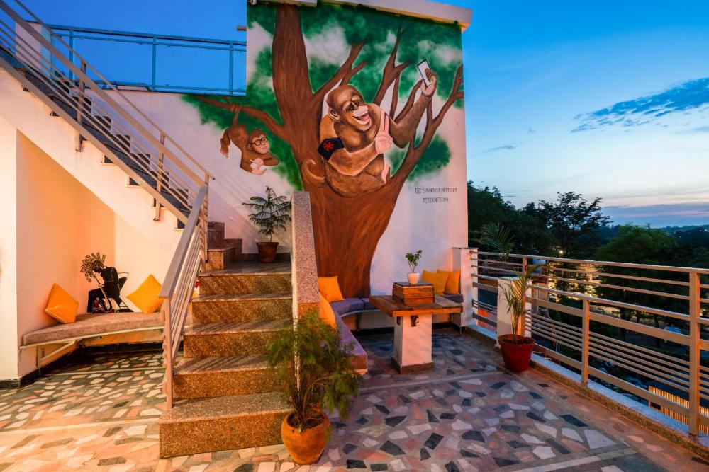 Hotel Laxman Jhula Regency