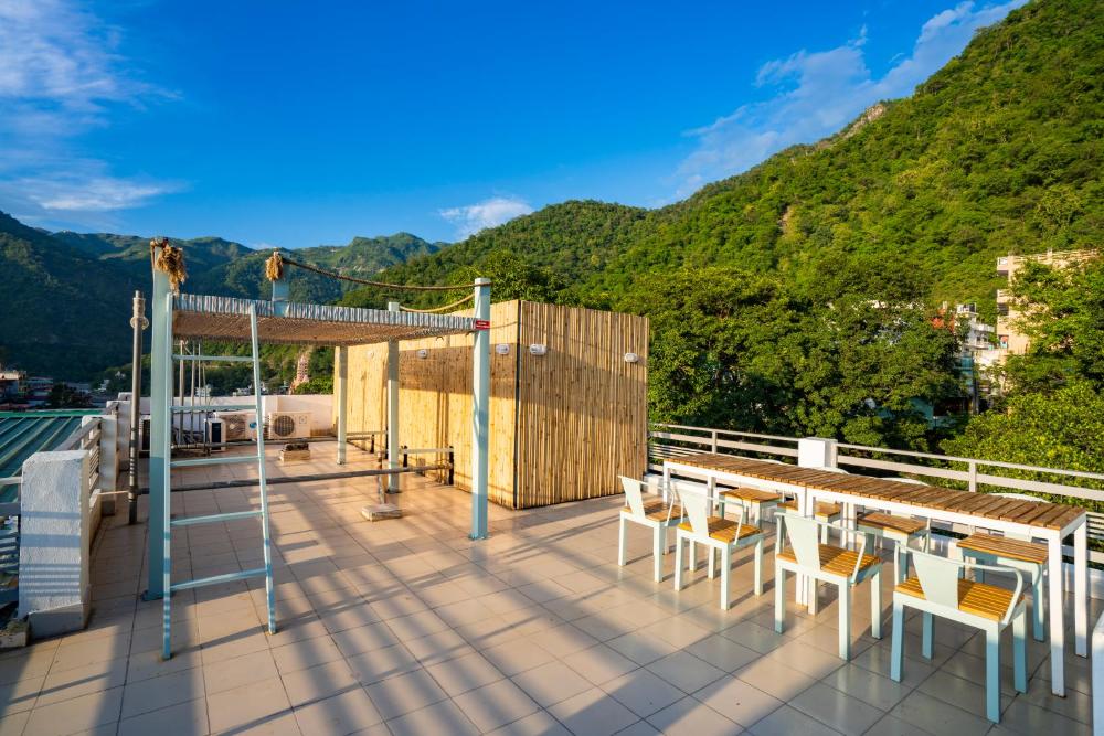 Hotel Laxman Jhula Regency