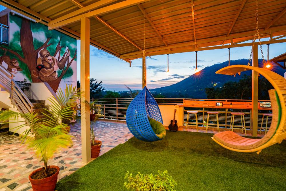 Hotel Laxman Jhula Regency