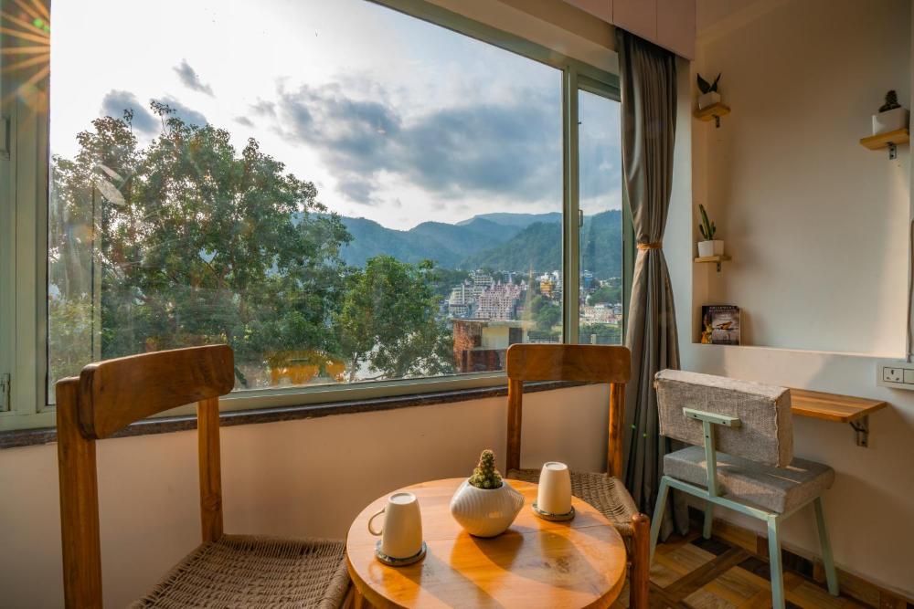 Hotel Laxman Jhula Regency