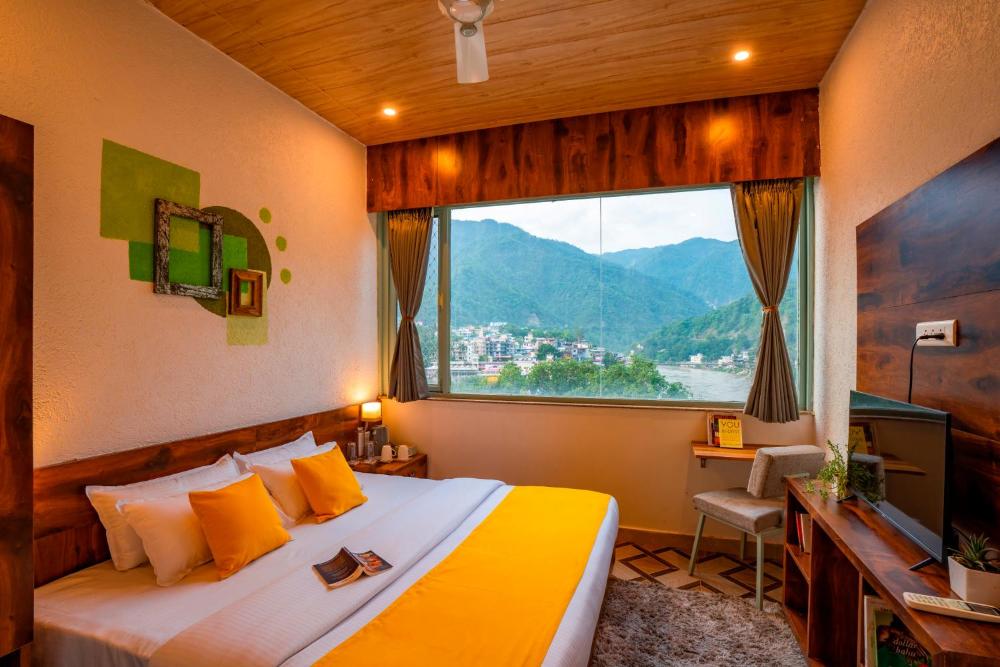 Hotel Laxman Jhula Regency