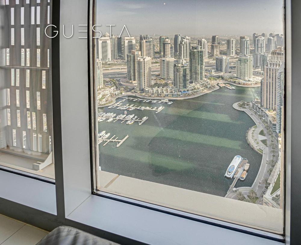 Cayan Tower, Dubai Marina