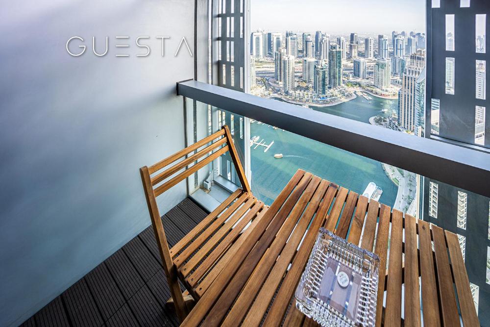 Cayan Tower, Dubai Marina