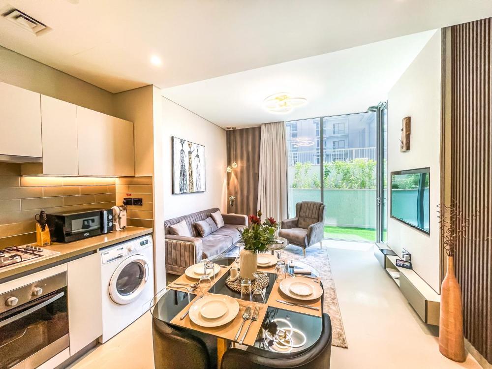 Luxury 1BR Holiday Home CV A107 near Burj Khalifa