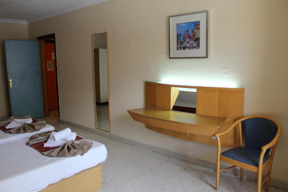 Room image 5