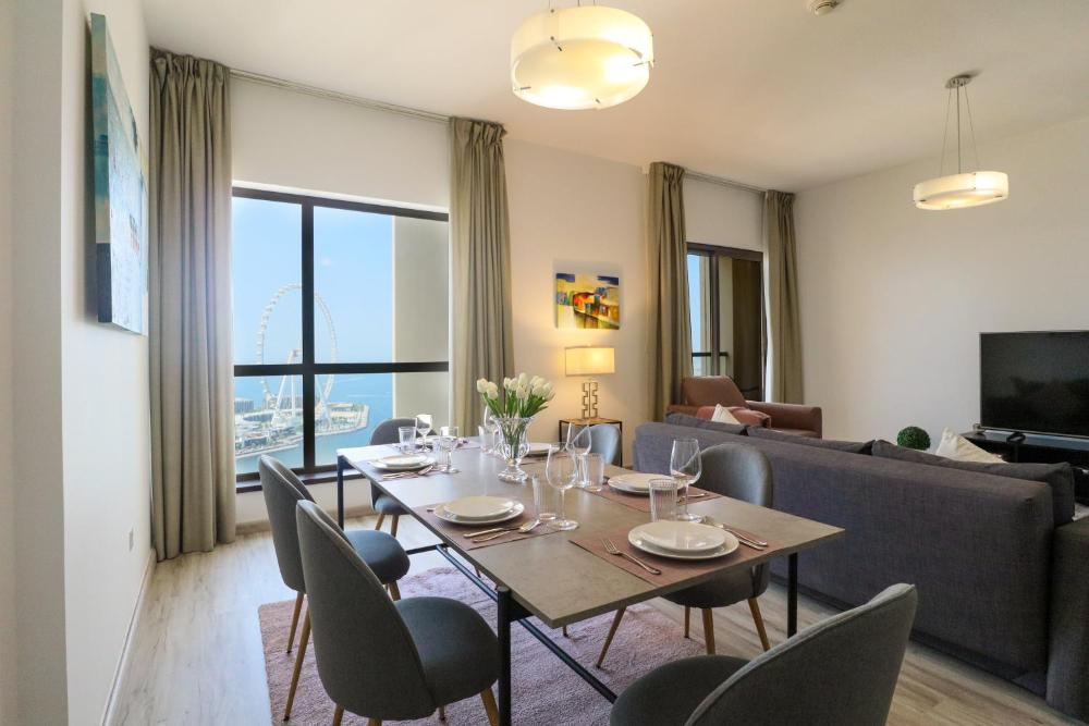 HiGuests - Amazing Sea Views from this 2BR Apt in JBR