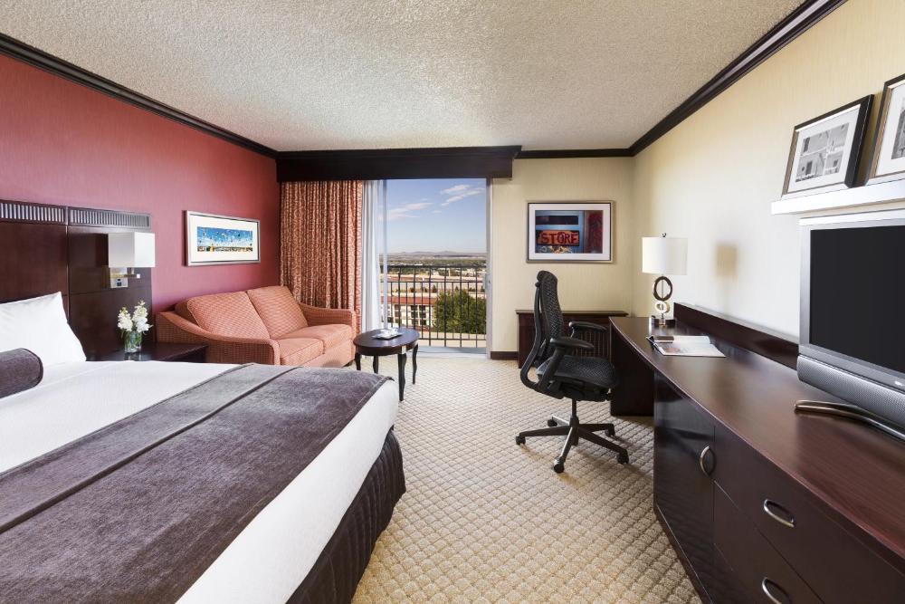 Photo - Albuquerque Crowne Plaza, an IHG Hotel