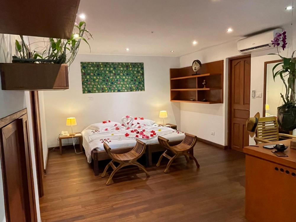 Room image 4