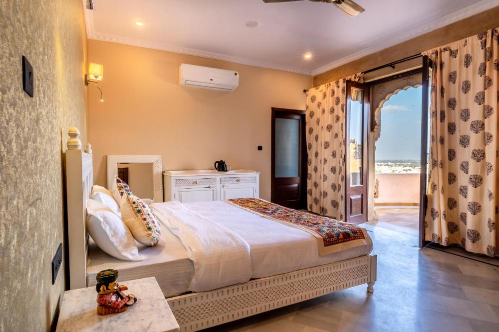 K D PALACE HOTEL
