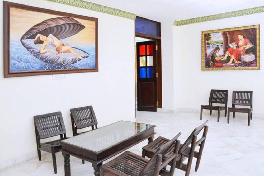 Rani Mahal Hotel