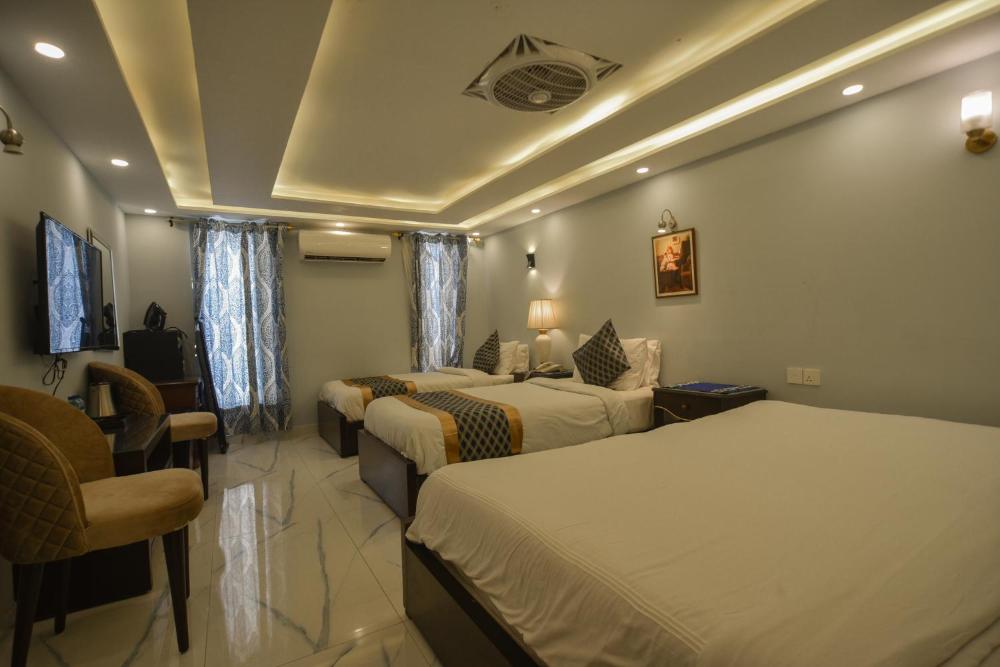 Room image 3