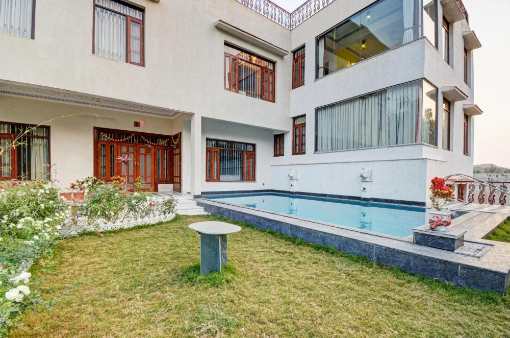 Hotel Karohi Villa