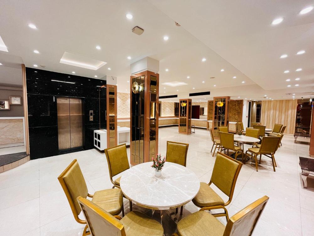 Hotel At Residency 
