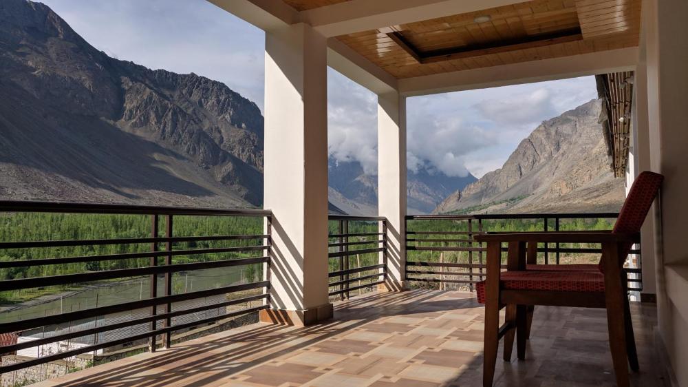 Ashuna Hotel & Resort