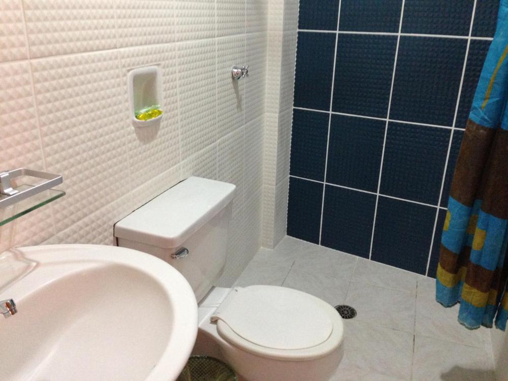 Room image 4