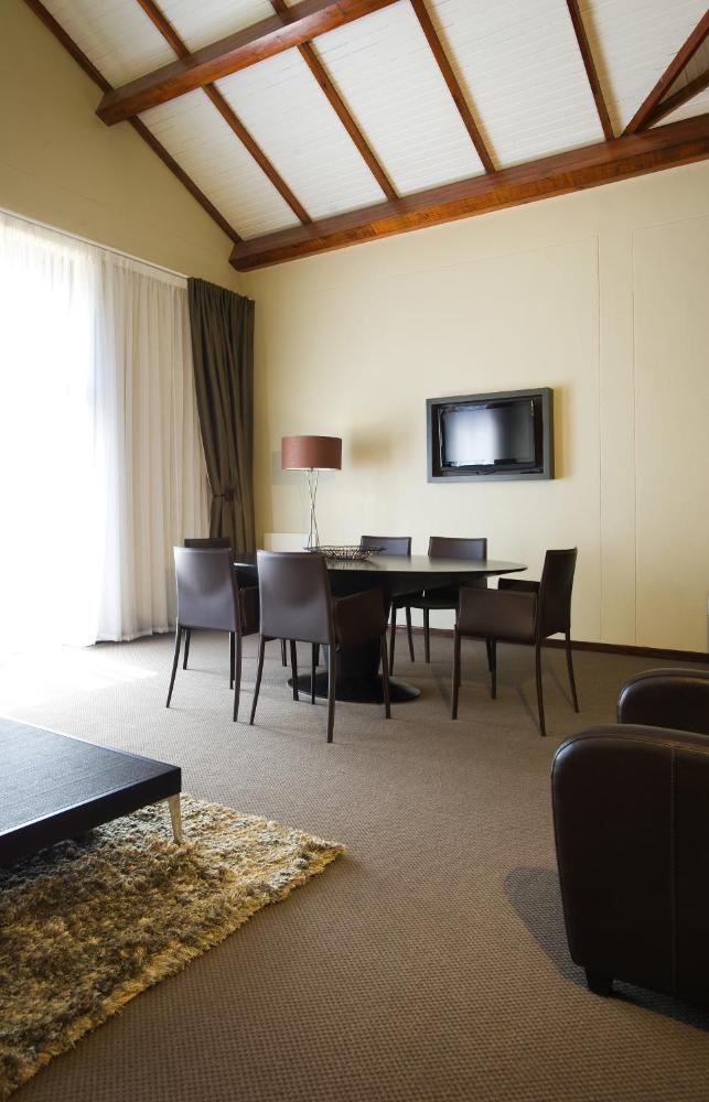 Golden Gate Hotel and Chalets Prices, photos, reviews, address. South Africa