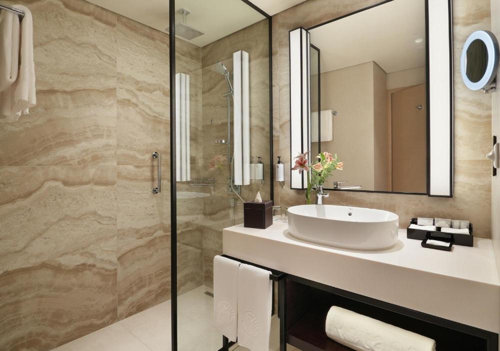 Room image 3
