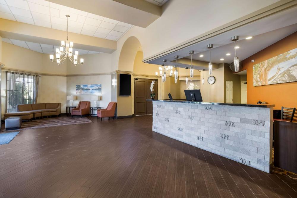 Photo - Best Western Escondido Hotel