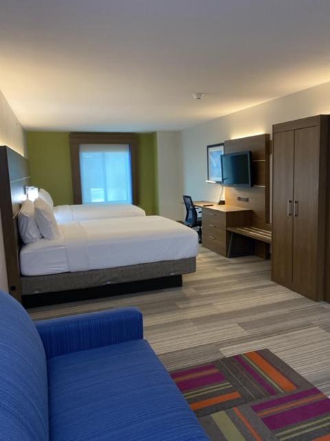 Photo - Holiday Inn Express & Suites San Antonio West Sea World Area, an IHG Hotel