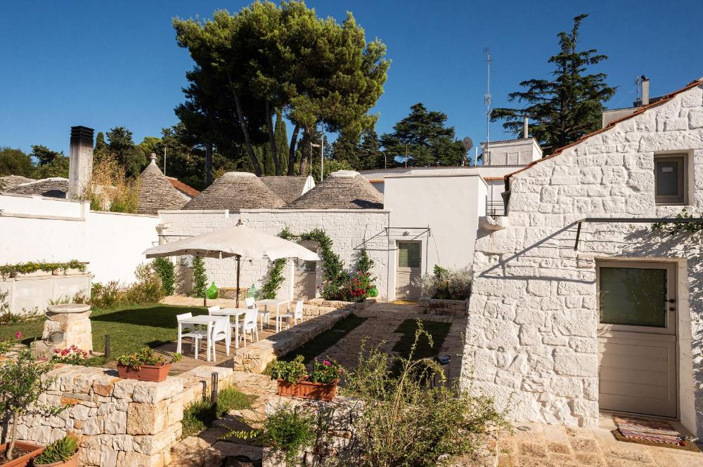 Photo - Trulli in corte