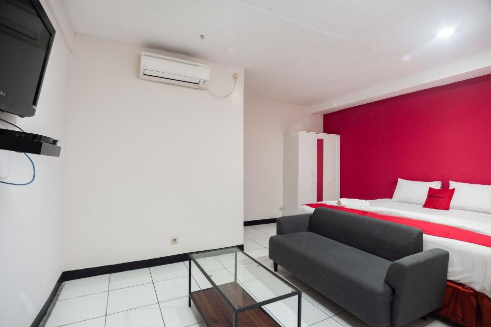 Photo - RedDoorz Plus near Mall Kelapa Gading
