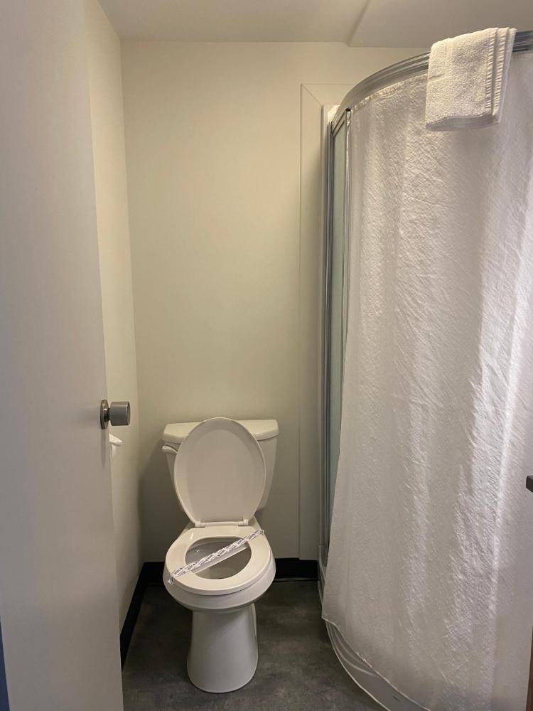 Room image 4