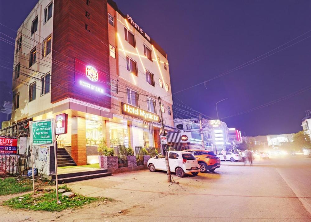 Hotel Mystic Inn