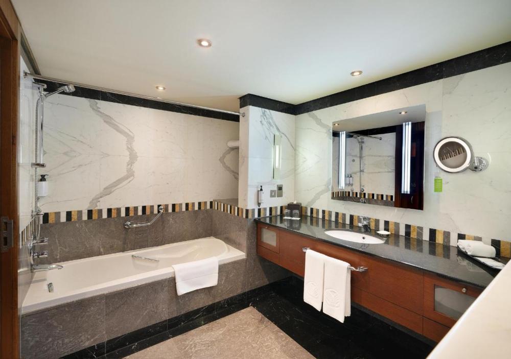 Room image 3