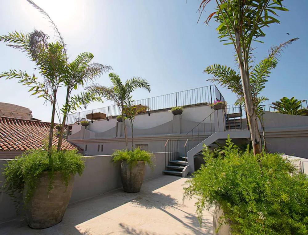 Photo - Room in Lodge - Hdl-Pk Hotel room in the historic center with pool and WIFI