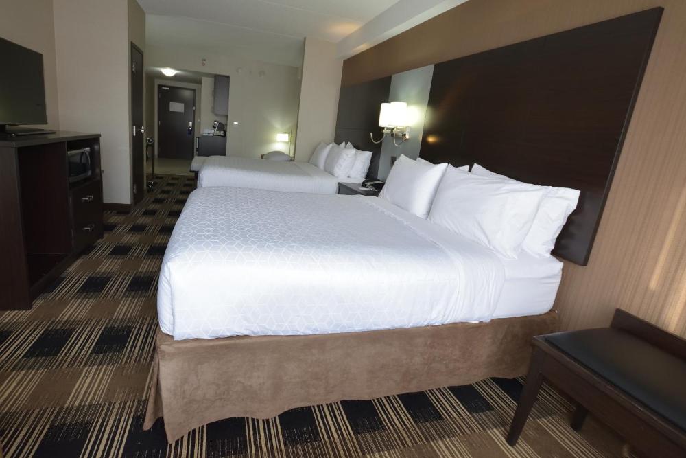 Photo - Holiday Inn Express & Suites Ottawa East-Orleans, an IHG Hotel