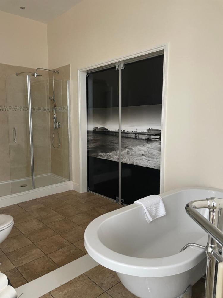 Room image 4
