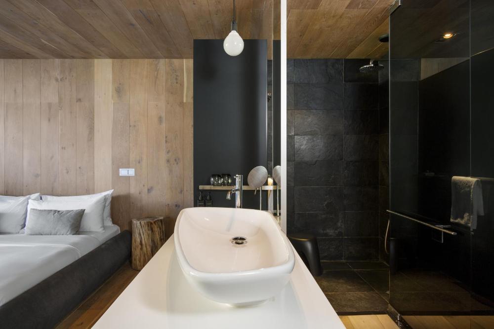 Room image 3