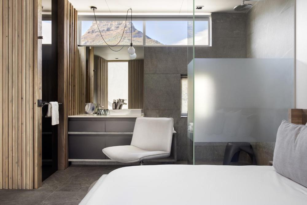 Room image 3