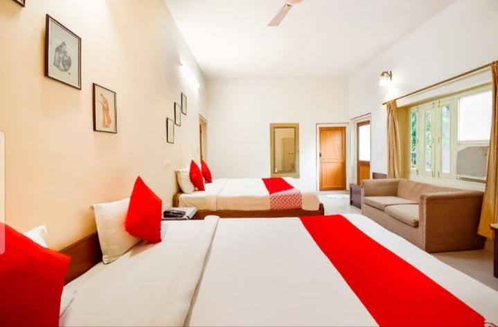 Hotel Singhasan House