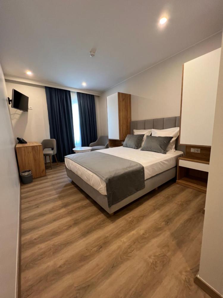 Room image 4