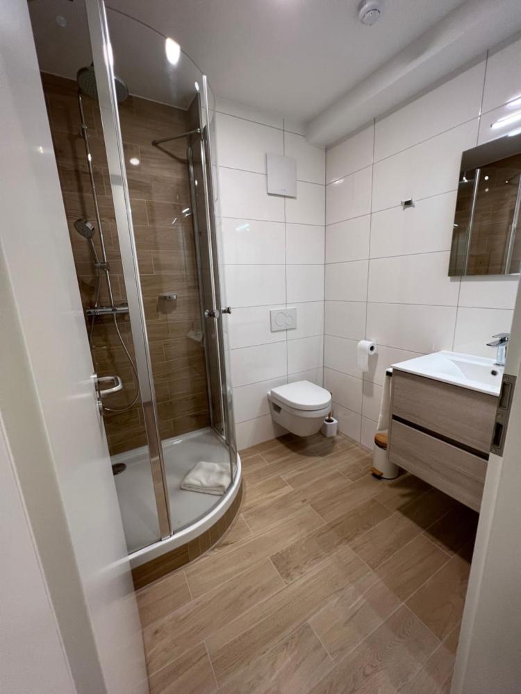 Room image 3