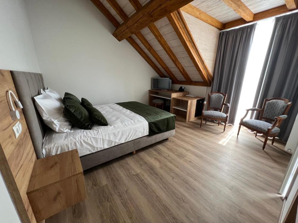 Room image 2
