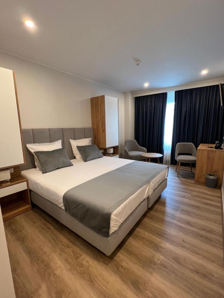 Room image 5