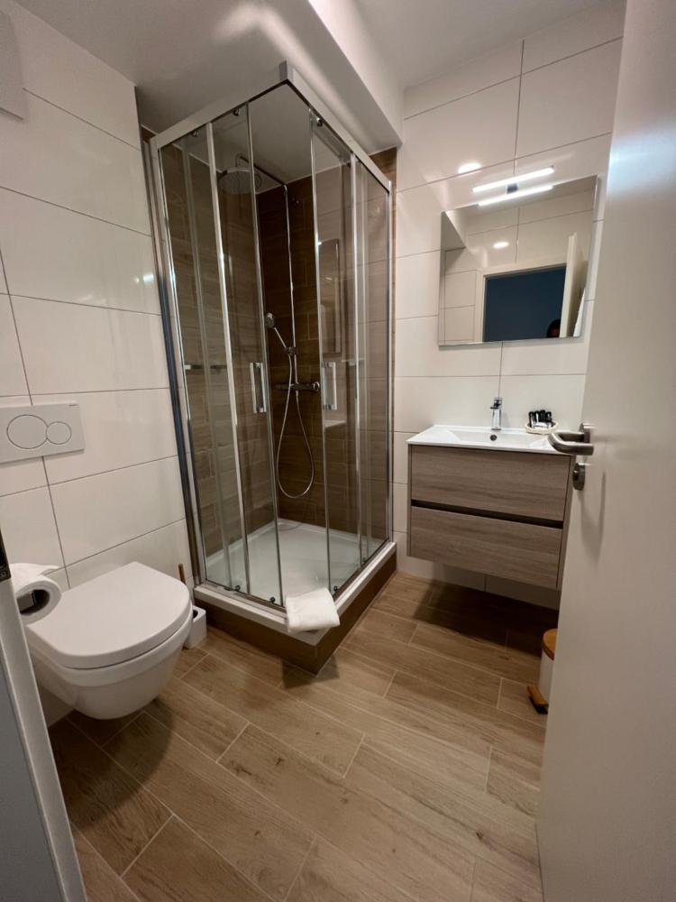Room image 2