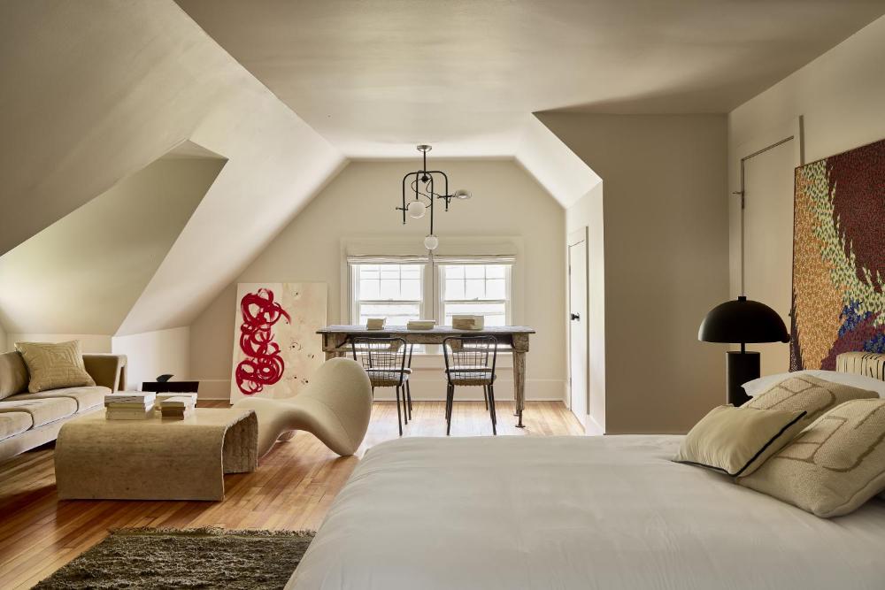Room image 5