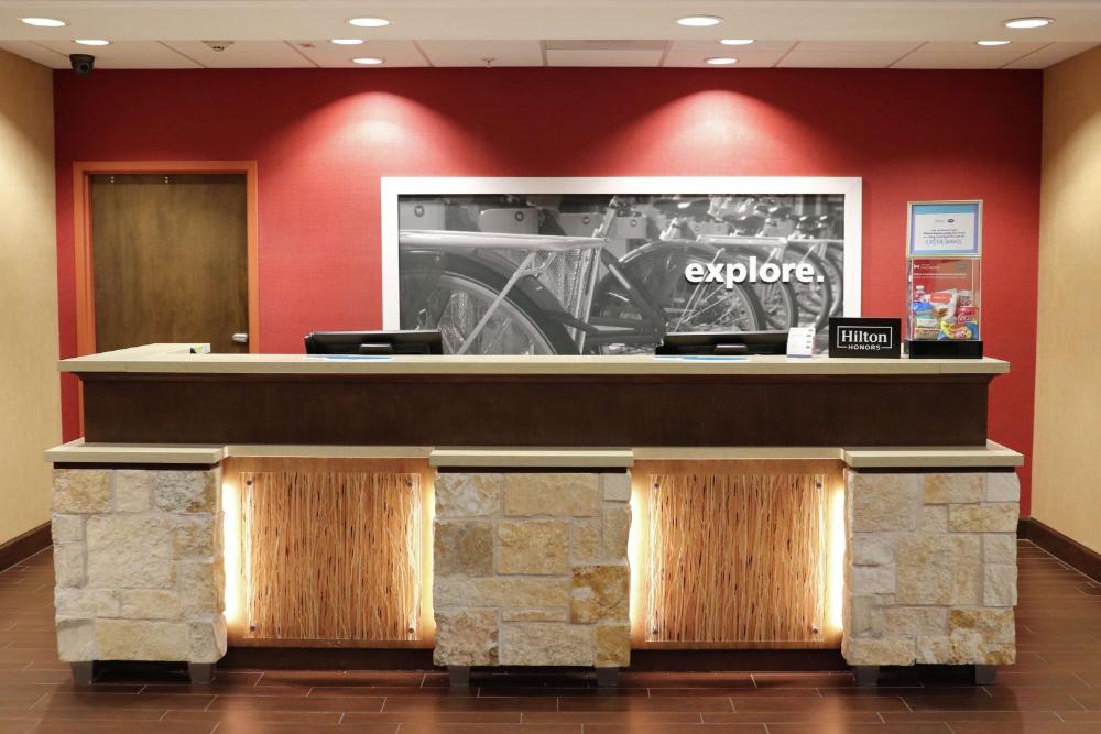 Photo - Hampton Inn Austin Oak Hill