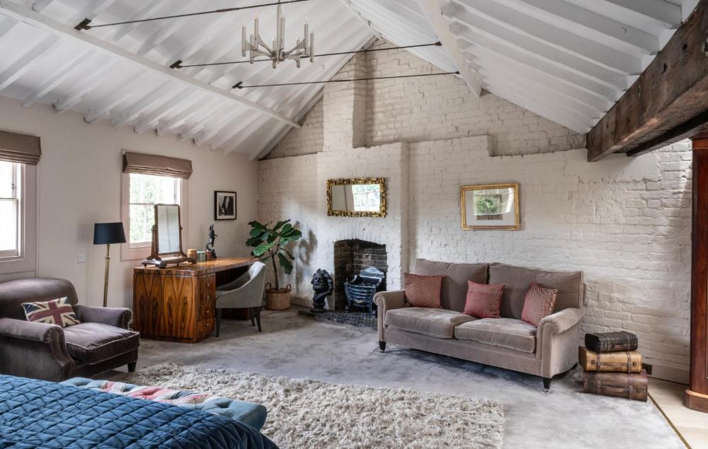 Photo - York & Albany