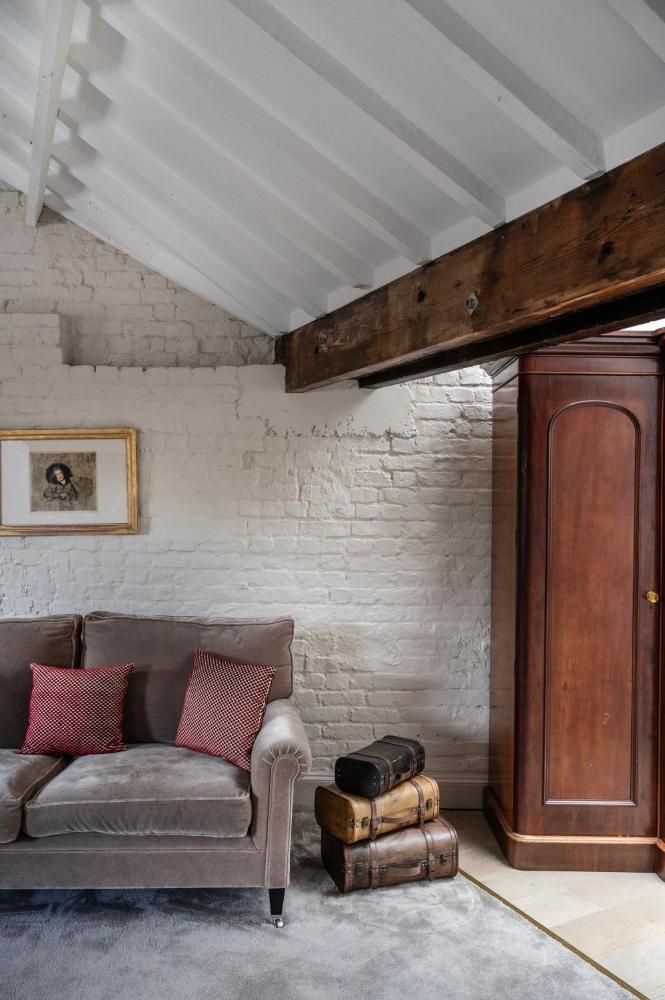 Photo - York & Albany