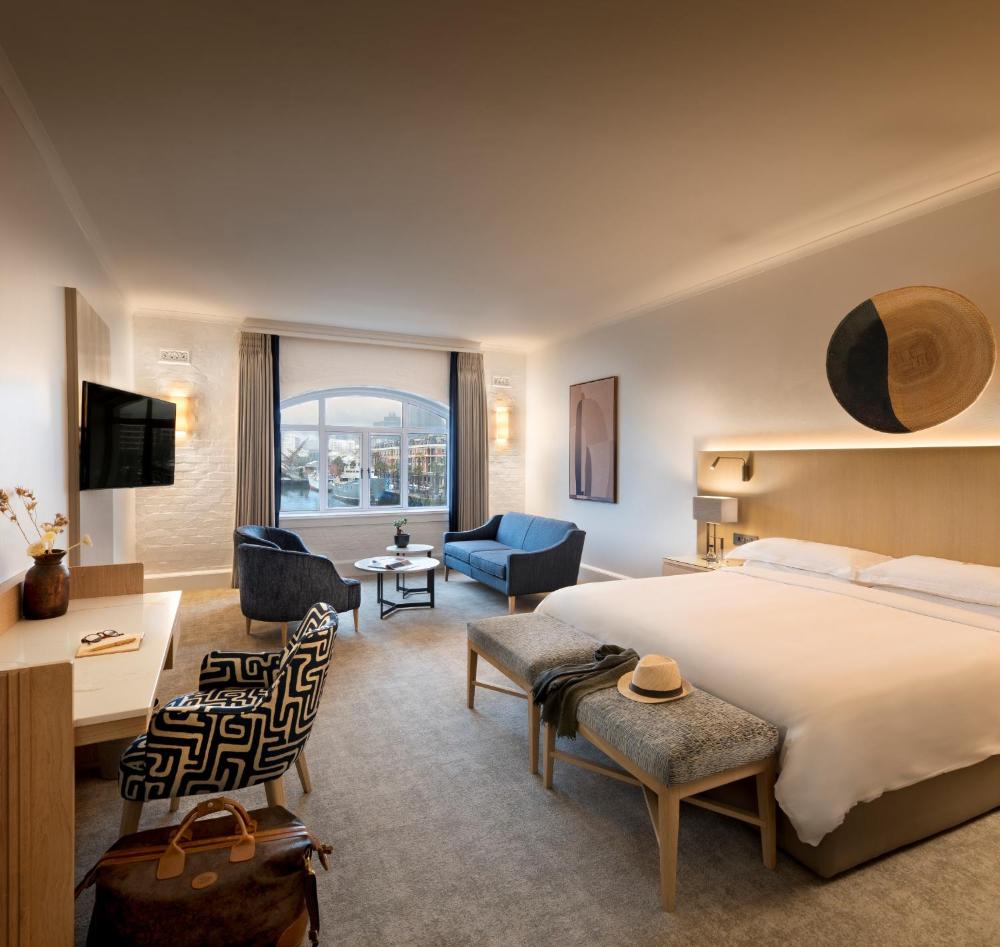 Room image 3