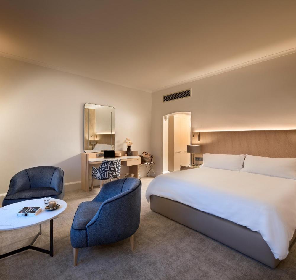 Room image 4