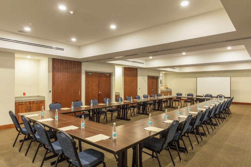 hampton inn and suites by hilton los cabos