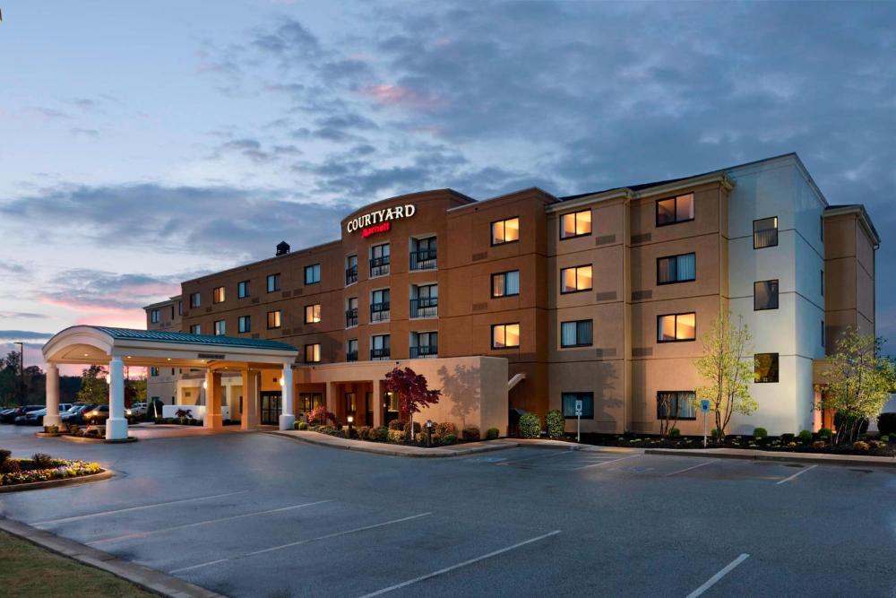 Photo - Courtyard by Marriott Jackson