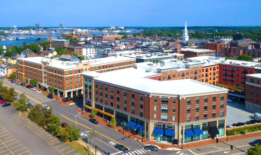 Photo - Hampton Inn & Suites Portsmouth Downtown